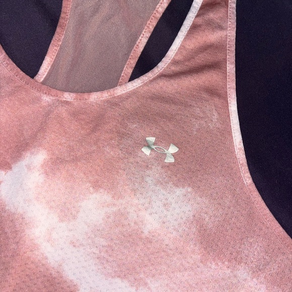 Woman’s Under Armour tank top - Picture 3 of 5